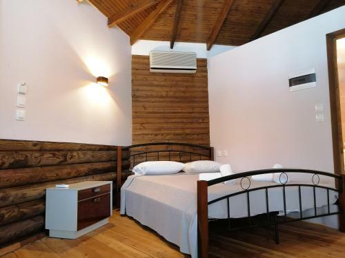 Hostal Wooden House