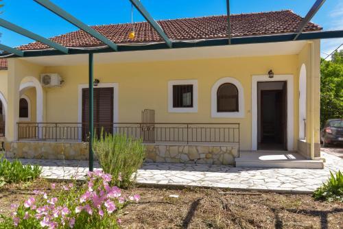 Apartamento Corfu Budget Friendly House In A Quiet Farm For 2