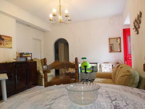 Epavli Sofia' S Two Apartments In Horto, 30m From The Sea