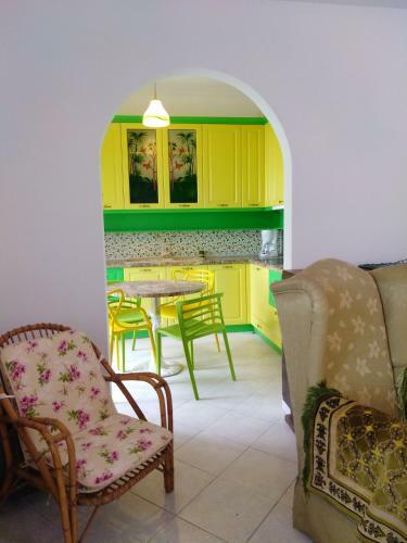 Epavli Sofia' S Two Apartments In Horto, 30m From The Sea