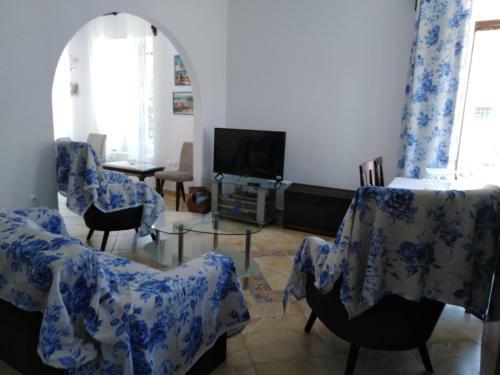 Epavli Sofia' S Two Apartments In Horto, 30m From The Sea