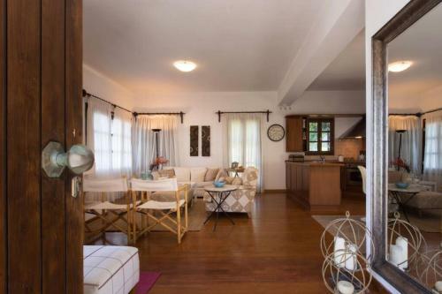 Aegean's Whispery Seafront Villa