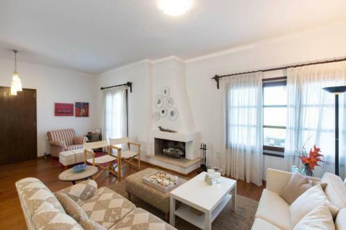 Aegean's Whispery Seafront Villa