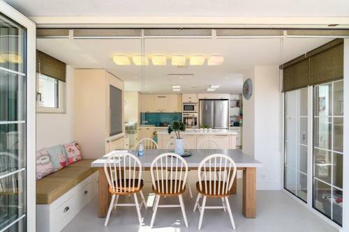 Luxurious Villa Malomar