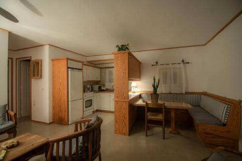 Hotel Lotos Beach Home