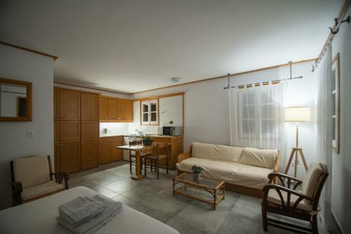 Hotel Lotos Beach Home