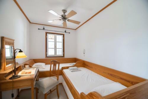 Hotel Lotos Beach Home