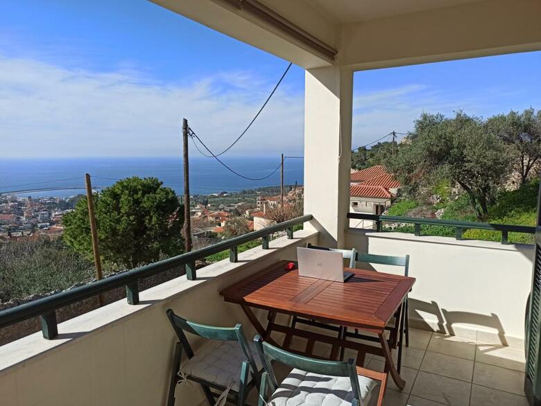 Kiparissia Castle & Sea View