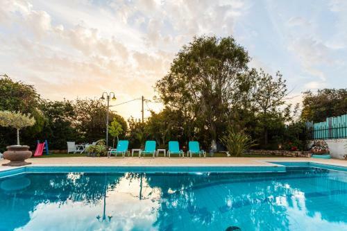 Beachfront Luxury Villa-private Pool, Garden Retreats