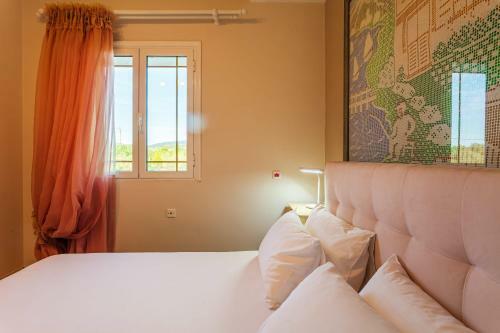 Beachfront Luxury Villa-private Pool, Garden Retreats