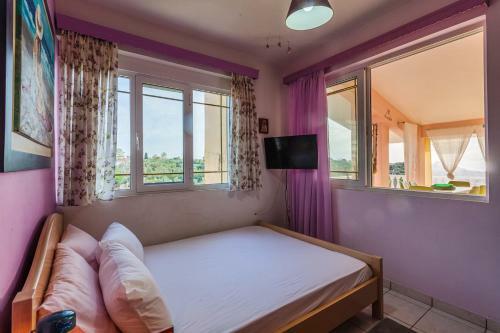 Beachfront Luxury Villa-private Pool, Garden Retreats