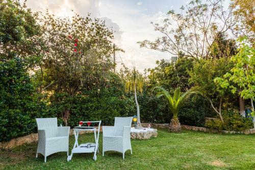 Beachfront Luxury Villa-private Pool, Garden Retreats