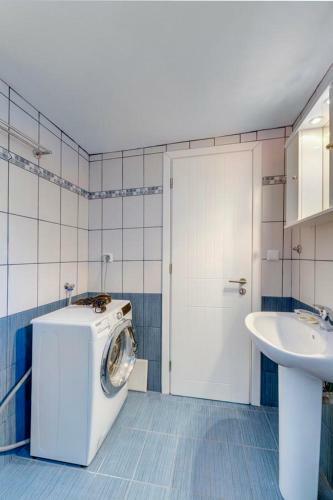 Waterview Apartments