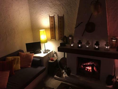 Kiveri 1876 Traditional Seafront Cottage
