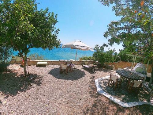 Kiveri 1876 Traditional Seafront Cottage