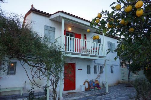 Kiveri 1876 Traditional Seafront Cottage