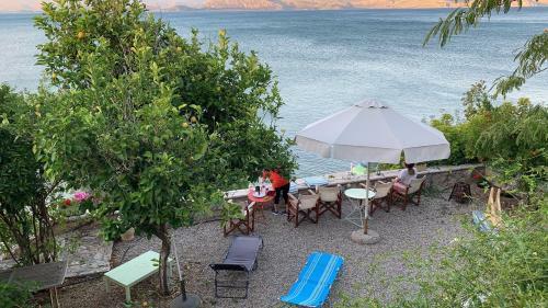 Kiveri 1876 Traditional Seafront Cottage