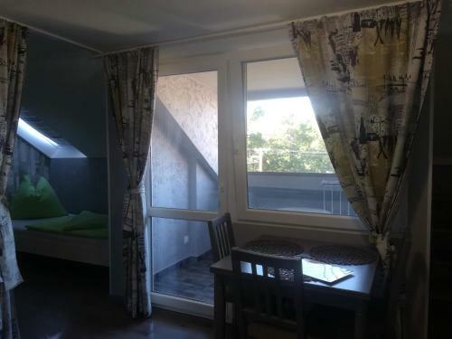 R�zsa Apartman