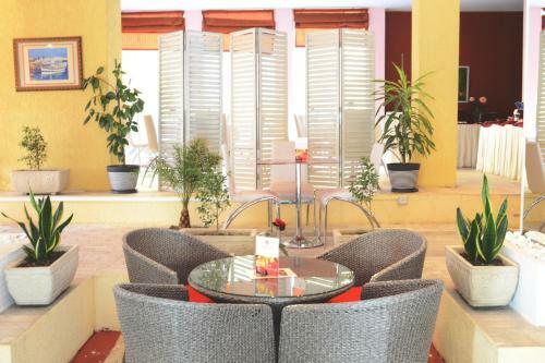 Theranda Hotel
