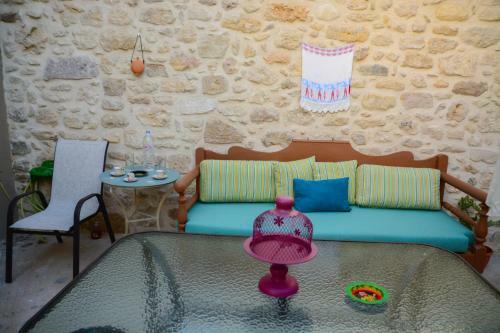 Ariadni's House