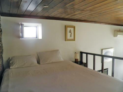 Hostal ?oe Studios