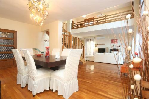 Villa Omega - Beachfront, Garden, Bbq
