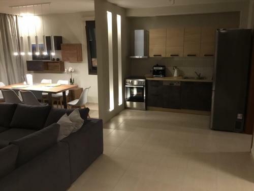 Villa Paradiso - Private Pool, 3 Bdrms, Bbq, Sea View