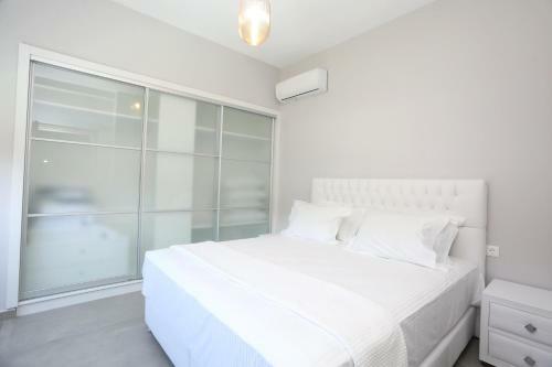 Villas Les Blancs 2 - Private Pool, 5 Bdrms, Panoramic View