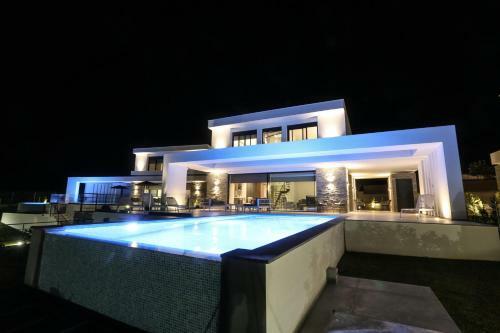 Villas Les Blancs 2 - Private Pool, 5 Bdrms, Panoramic View