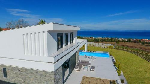 Villas Les Blancs 2 - Private Pool, 5 Bdrms, Panoramic View