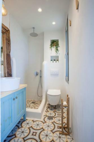 Olive White Villa