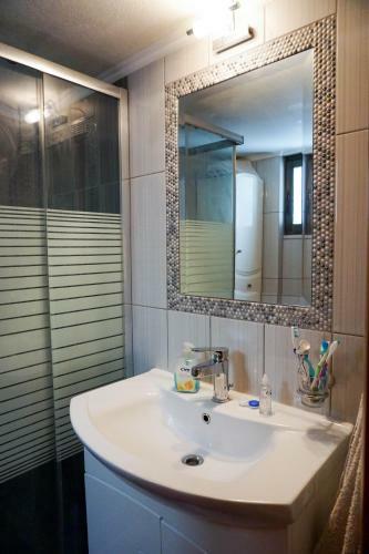 Apartamento Peaceful & Styled Flat, 2 Bdrms, Wifi, Smart Tv