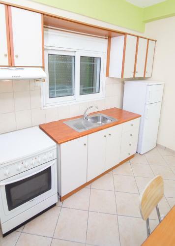 Peroulia 1st Floor Apartment