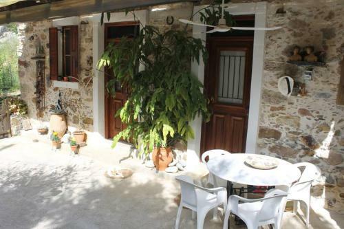 Olga's Traditional Stone House, Palaiochora