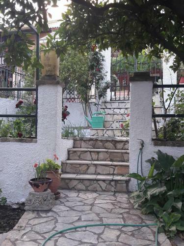 Nefeli's Country House