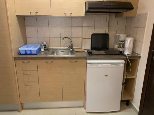 Christi Apartments B