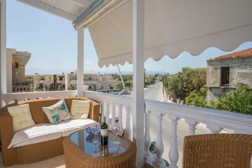 Kyma Sea Front Corali Apartment