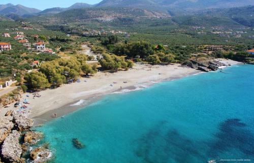 Apartamento Mani's Aura Seaside-spacious Summer Retreat