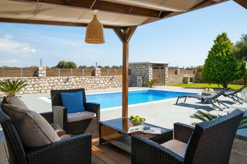 Costa Costa Villa - Luxury Villa