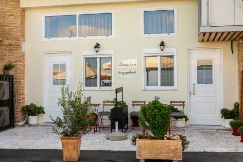 Remezzo Luxury Apartments1