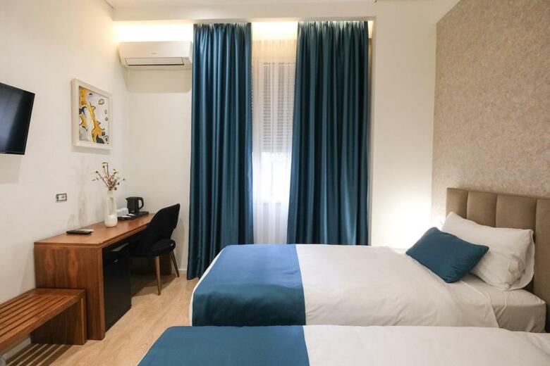 Golden City Hotel