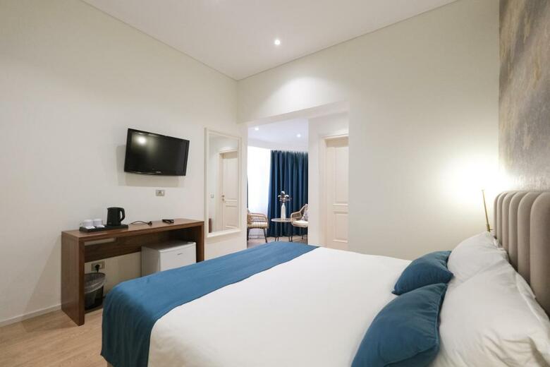 Golden City Hotel