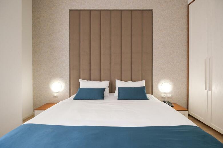 Golden City Hotel