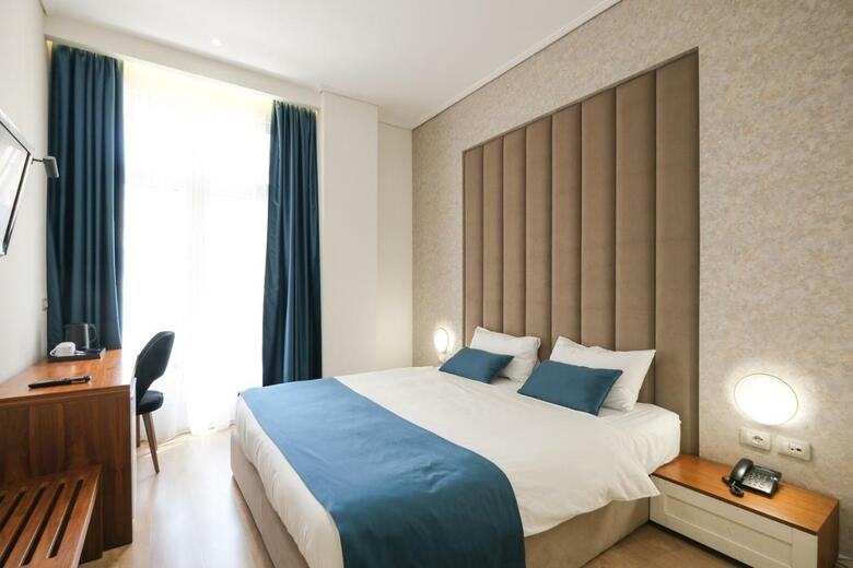 Golden City Hotel
