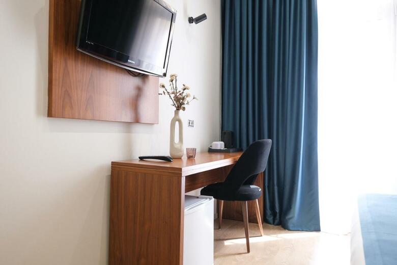 Golden City Hotel