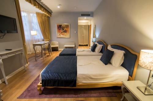 Diplomat Hy Hotel