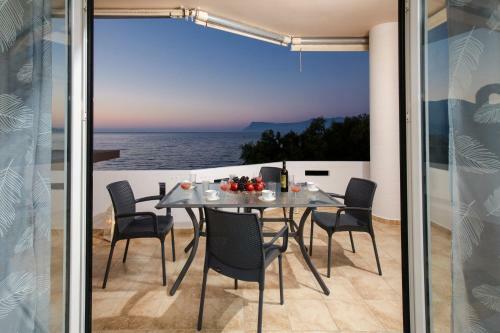 Mavros Molos Seaside Apartment
