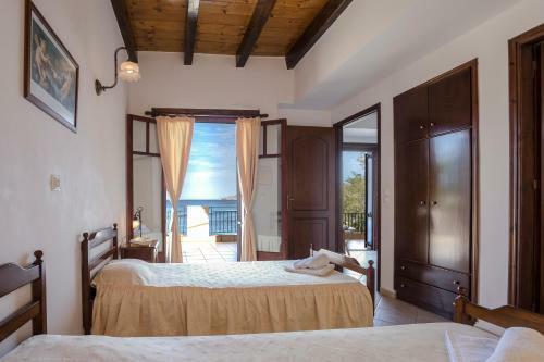 Pericles Beach Villa