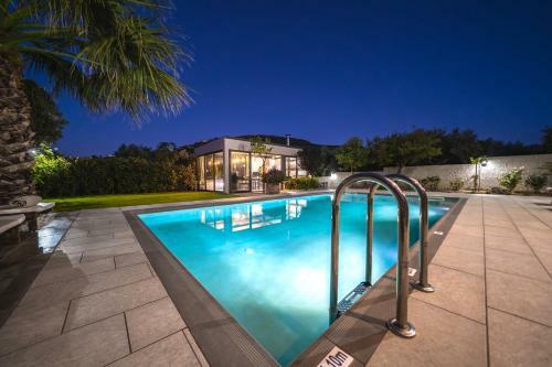Petronila Luxury Villa
