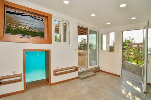 Villa Cave Luxury House